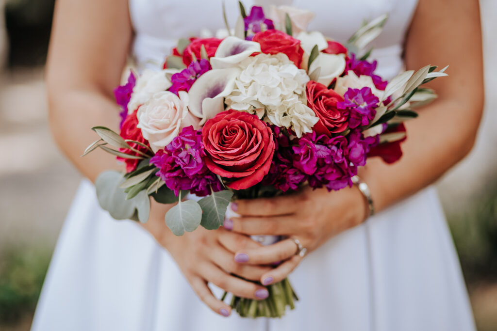 Nashville elopement photographer captures bride holding bouquet before her elopement