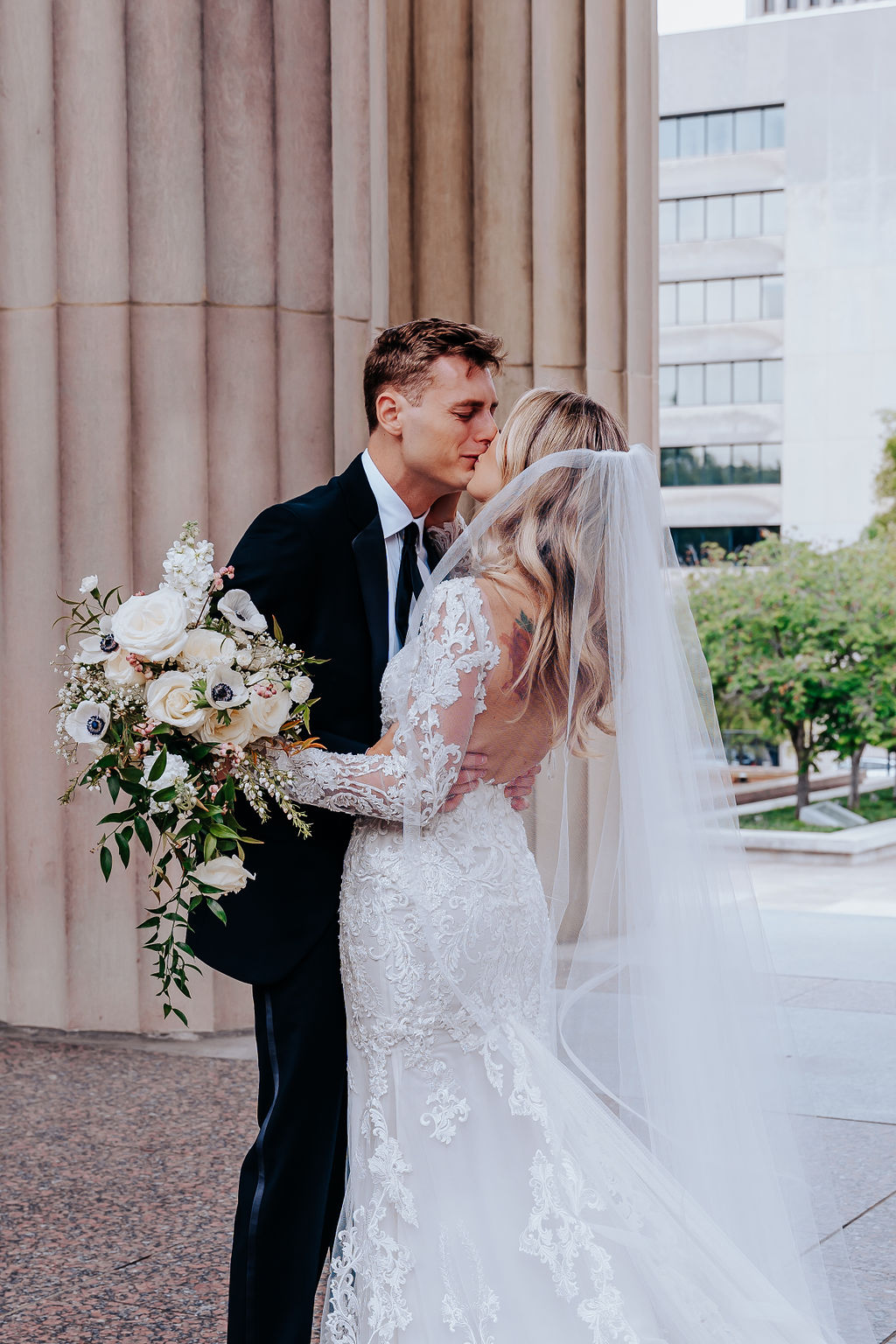 Rooftop Downtown Nashville Wedding Lo Caleb   LC Nashville Wedding Photographer 085 