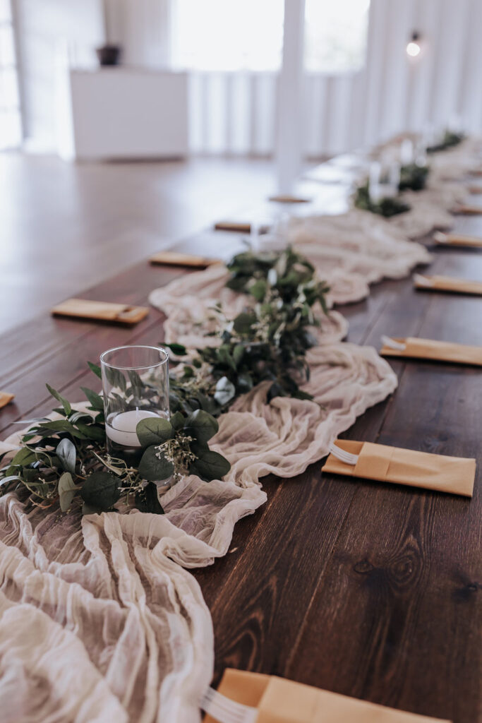 Nashville elopement photographer captures wedding table decor