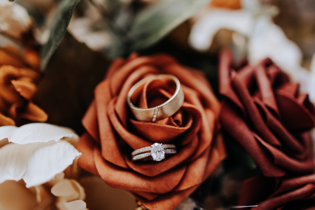 Nashville elopement photographer captures warm toned roses