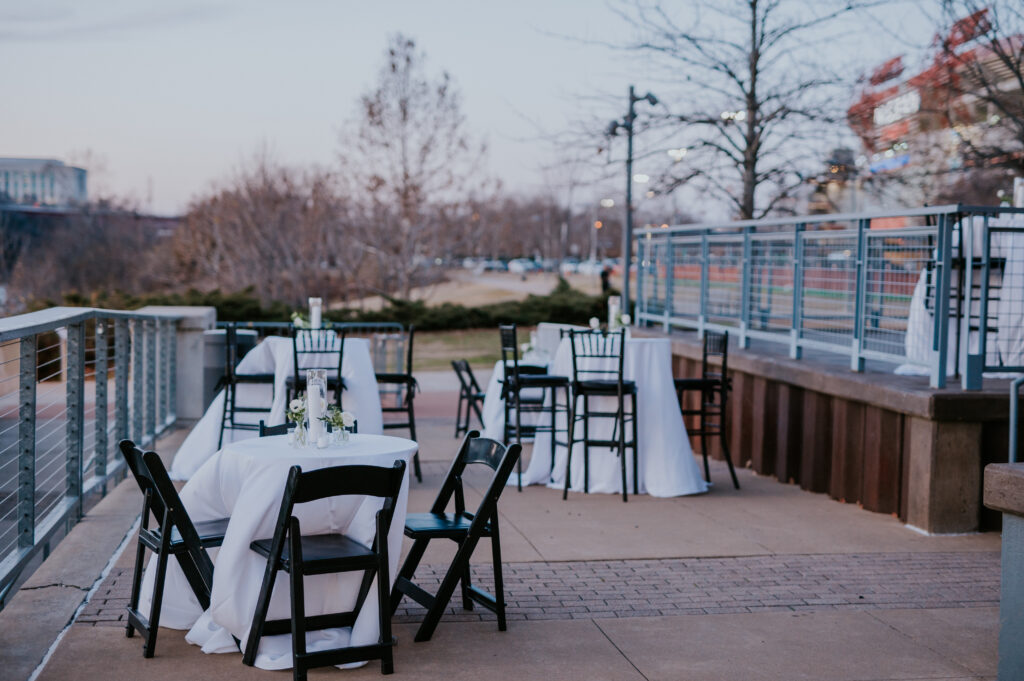 Nashville wedding photographer captures outdoor wedding reception set up